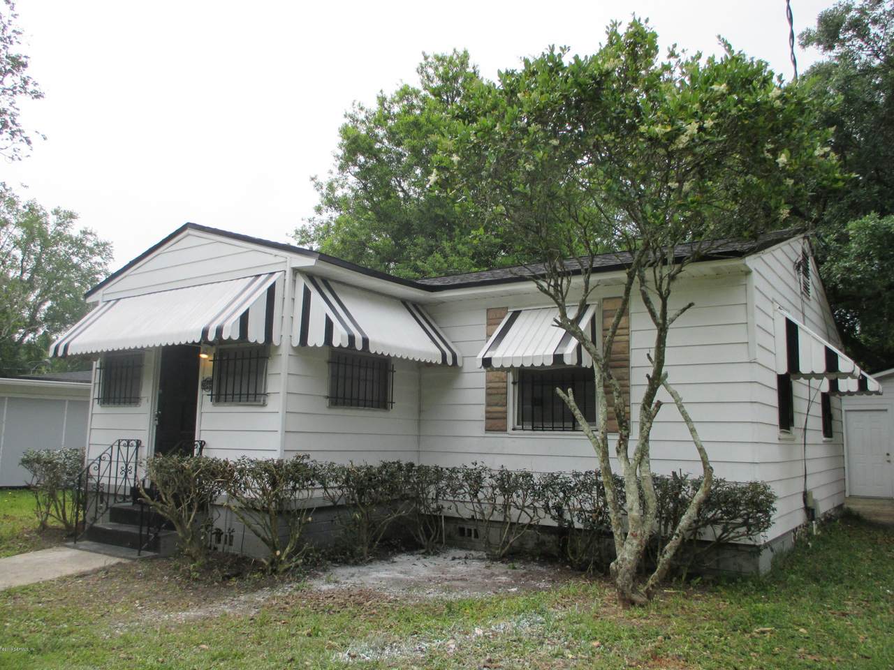 2844 Ernest St - Photo 1