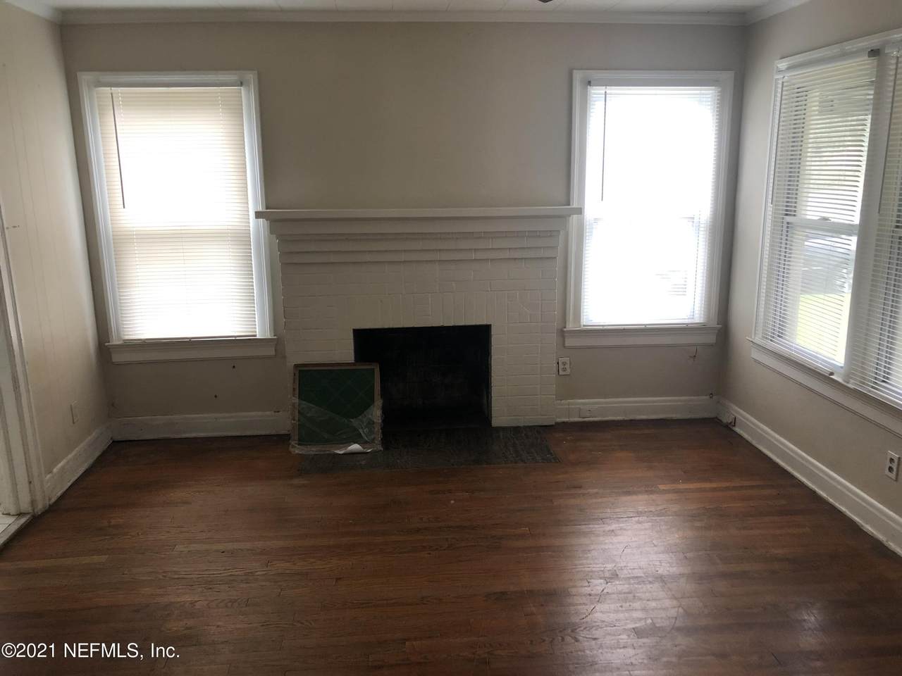 8080 Oakwood St - Photo 1