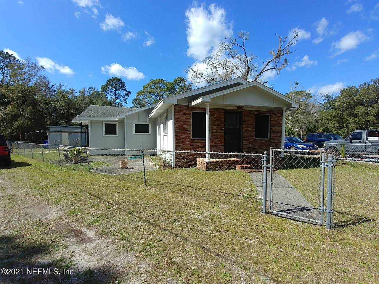 960 Butler Ave - Photo 1