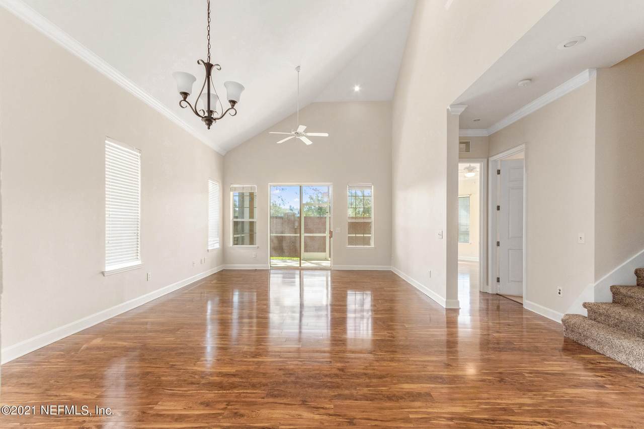 2011 Pond Ridge Ct - Photo 1