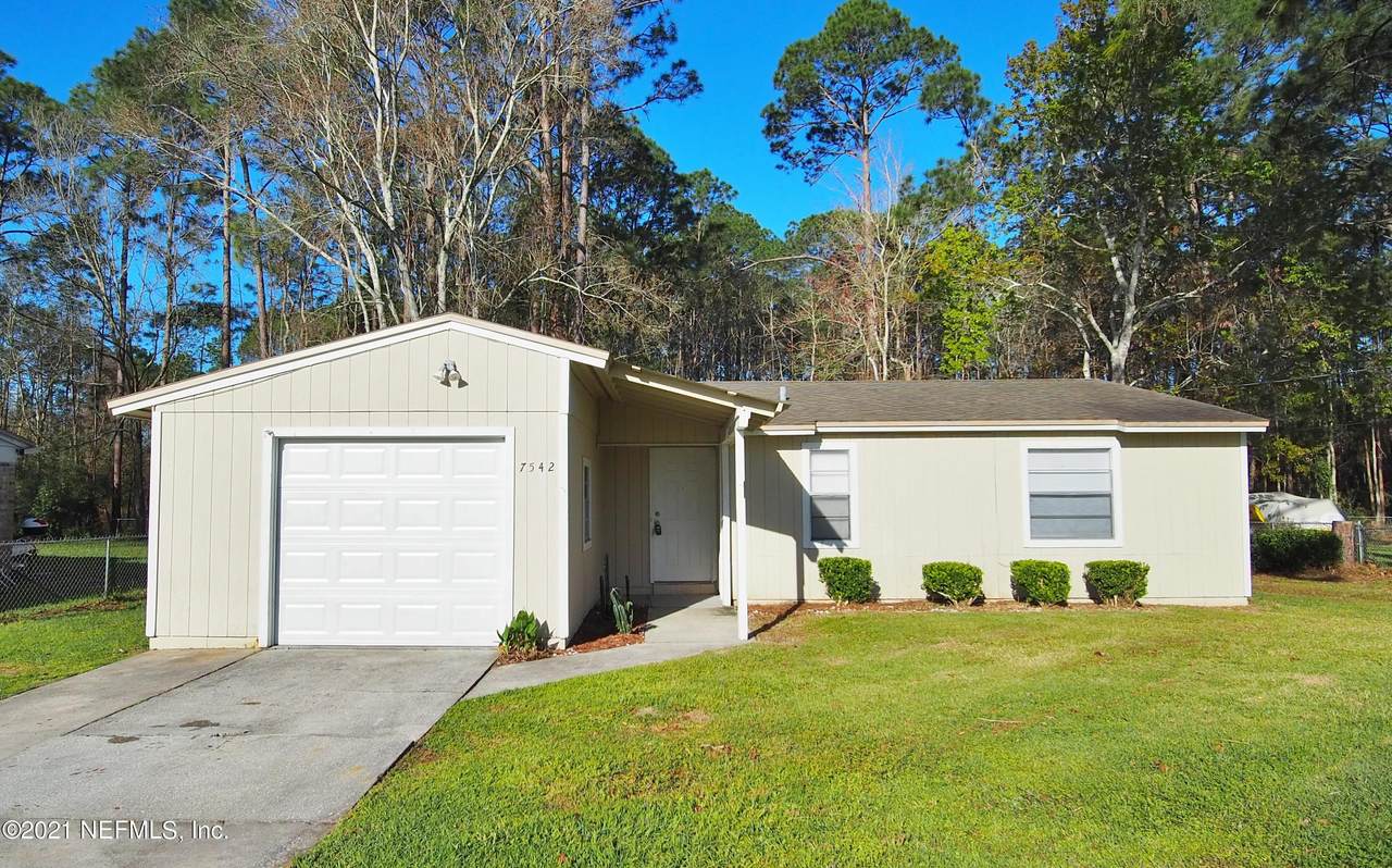 7542 Pheasant Path Dr - Photo 1