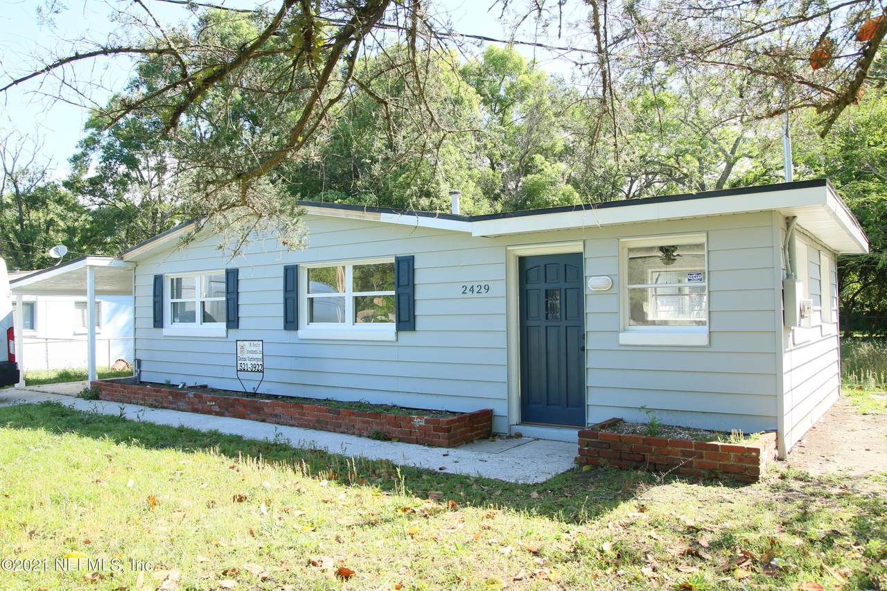2429 Miss Muffet Ln - Photo 1