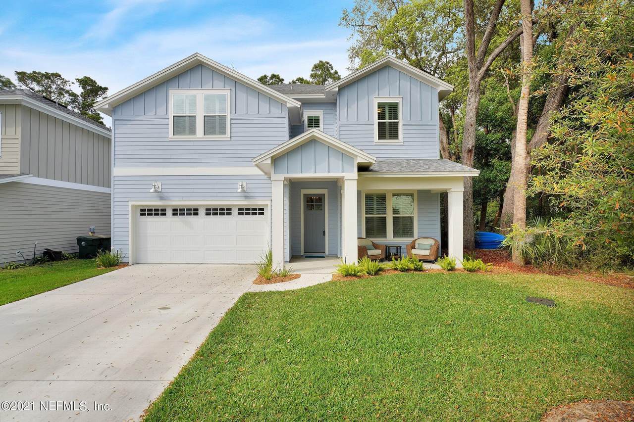 801 Paradise Ln - Photo 1