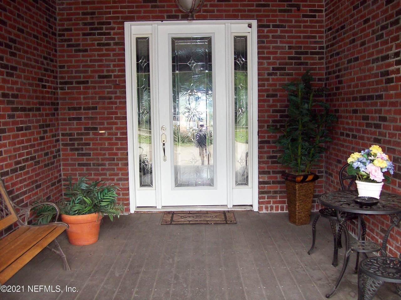 1833 Live Oak Dr - Photo 1