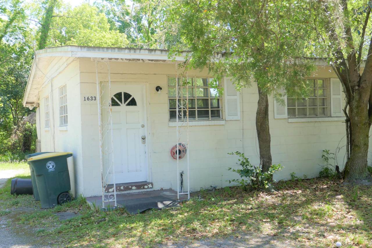 1633 Brookview Dr - Photo 1