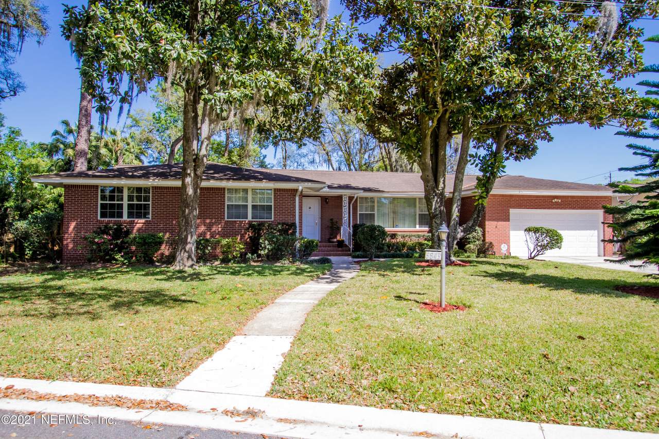 6849 Estrada Rd - Photo 1