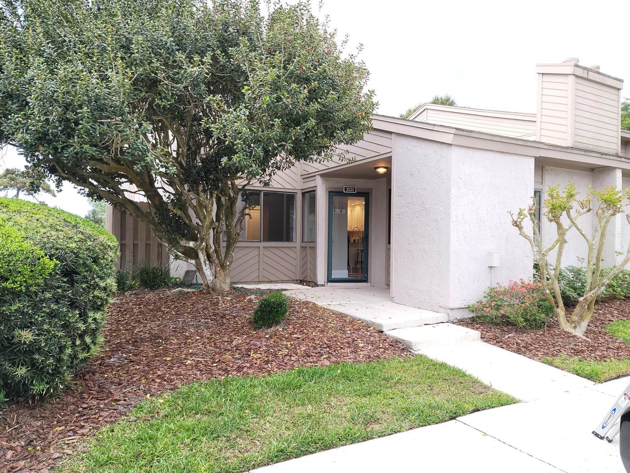 2121 Seahawk Dr - Photo 1