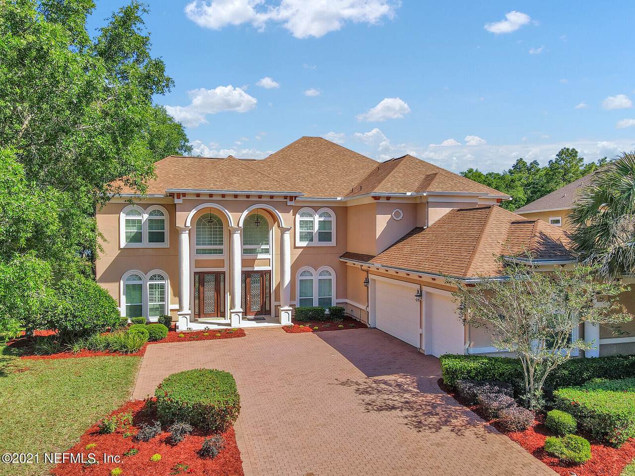 716 Dorchester Dr - Photo 1