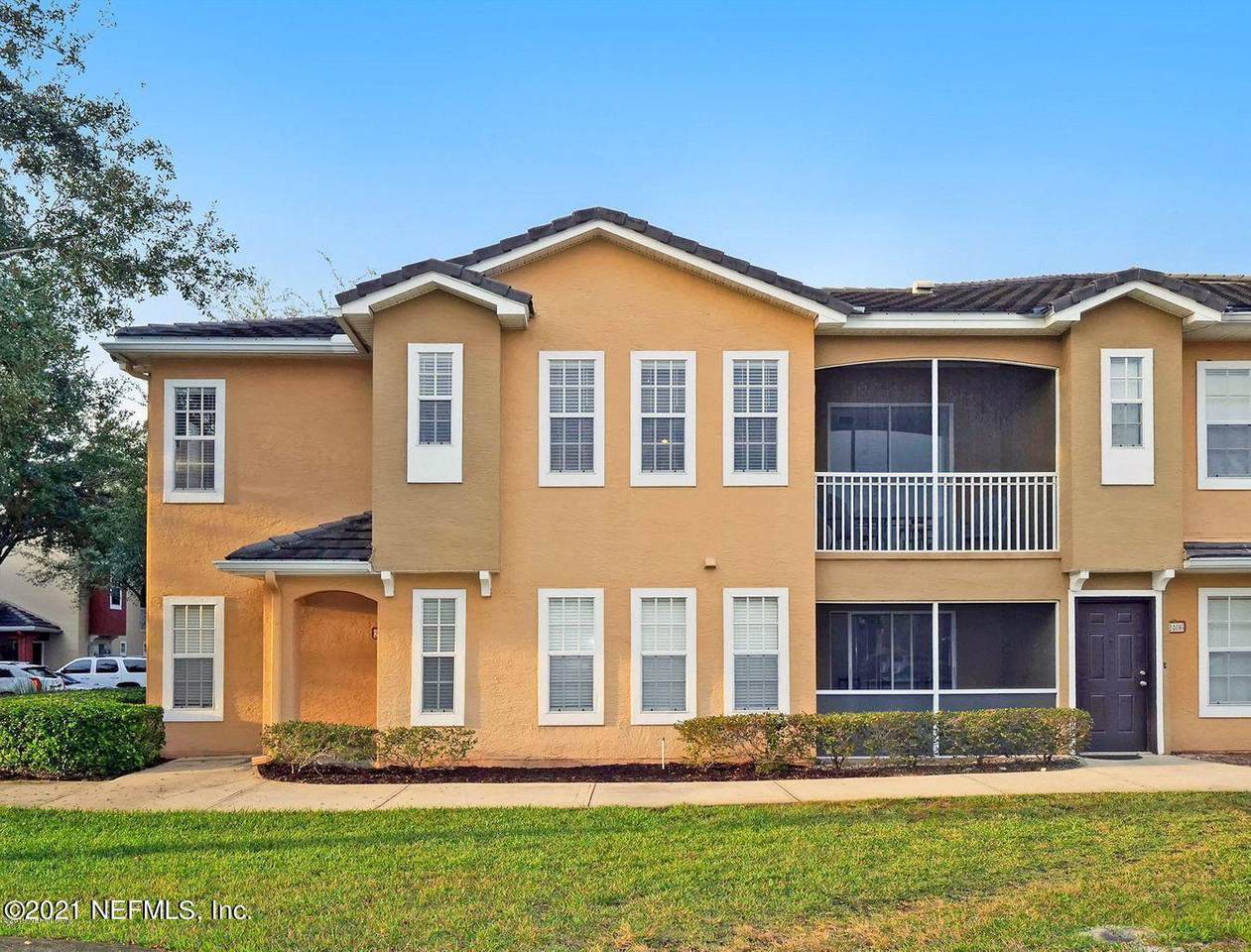 10075 Gate Pkwy - Photo 1