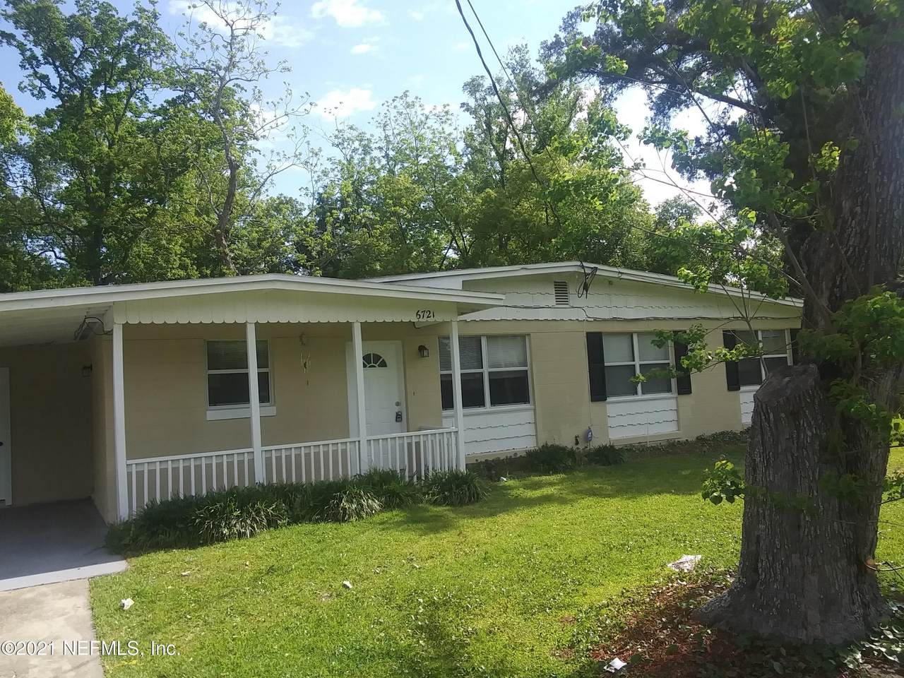 6721 Snow White Dr - Photo 1