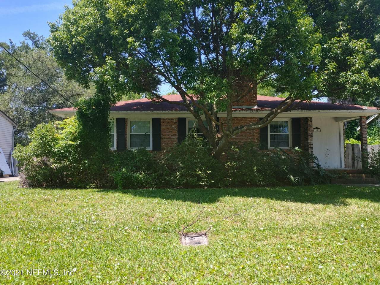 2222 Larchmont Rd - Photo 1