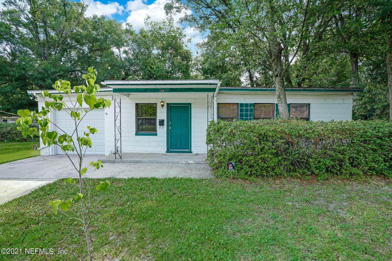 1047 Huron St - Photo 1