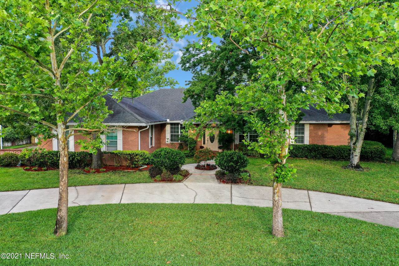 8126 Sabal Oak Ln - Photo 1