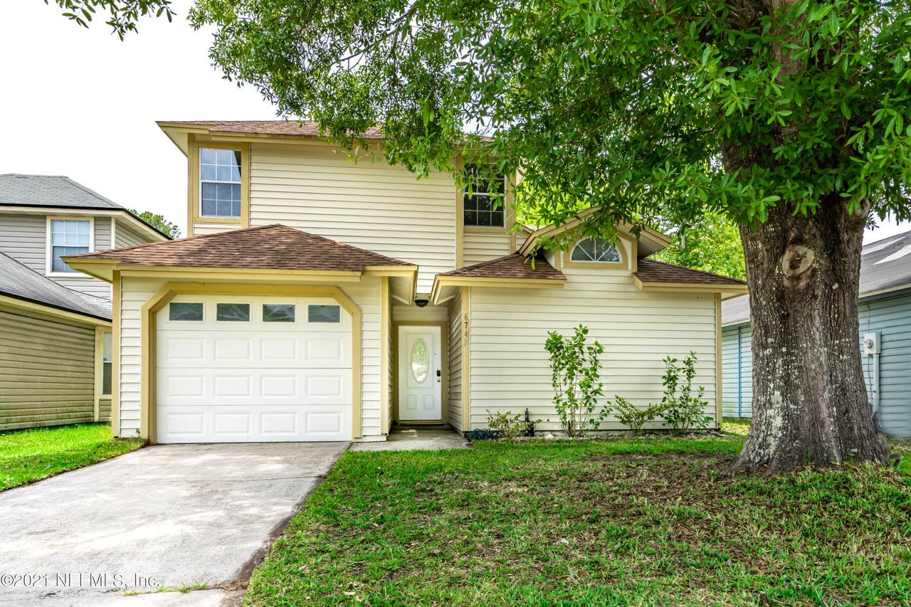 6747 Newgate Cir - Photo 1