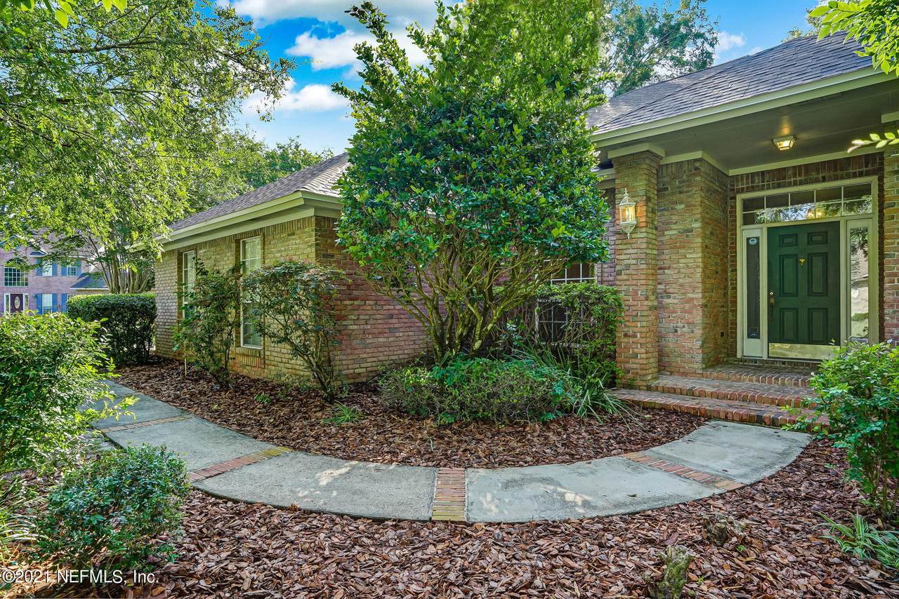 1802 Providence Hollow Ln - Photo 1