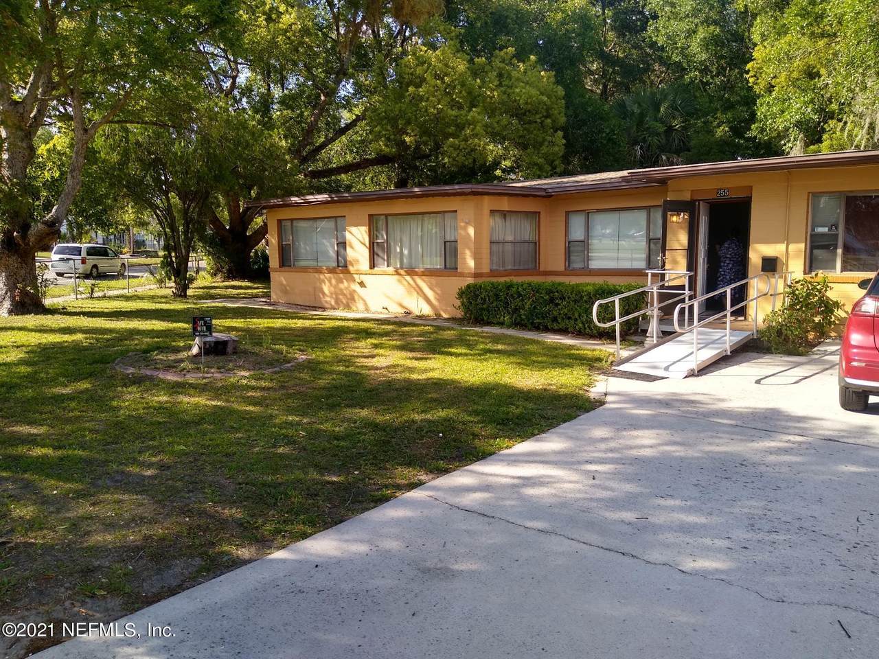 255 45TH St - Photo 1
