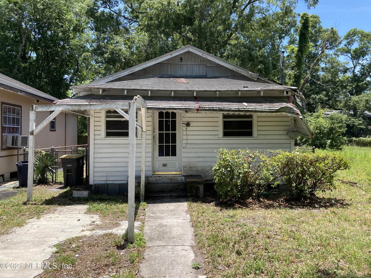 1116 19TH St - Photo 1