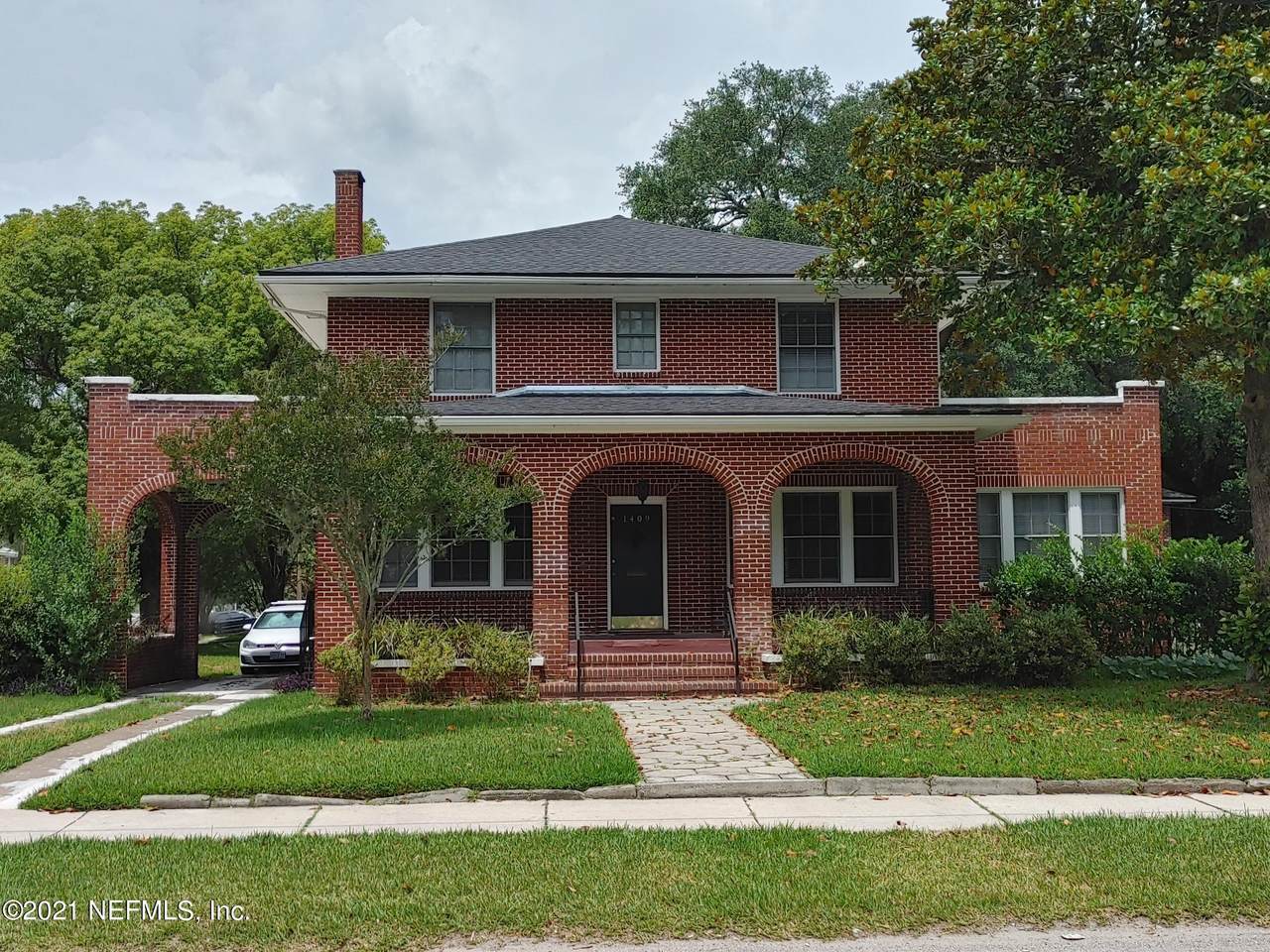 1409 Cherry St - Photo 1