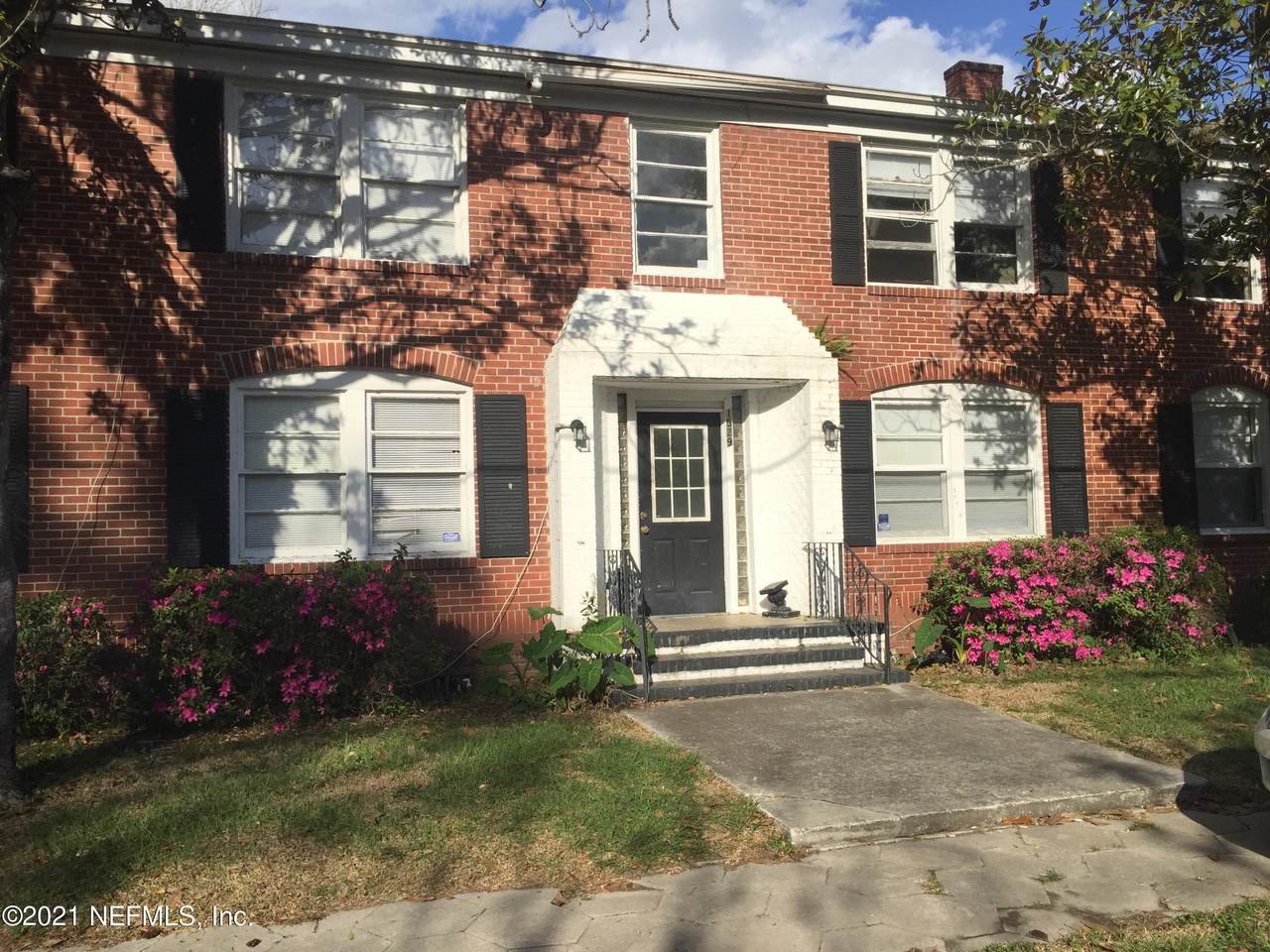 1529 Mcduff Ave - Photo 1