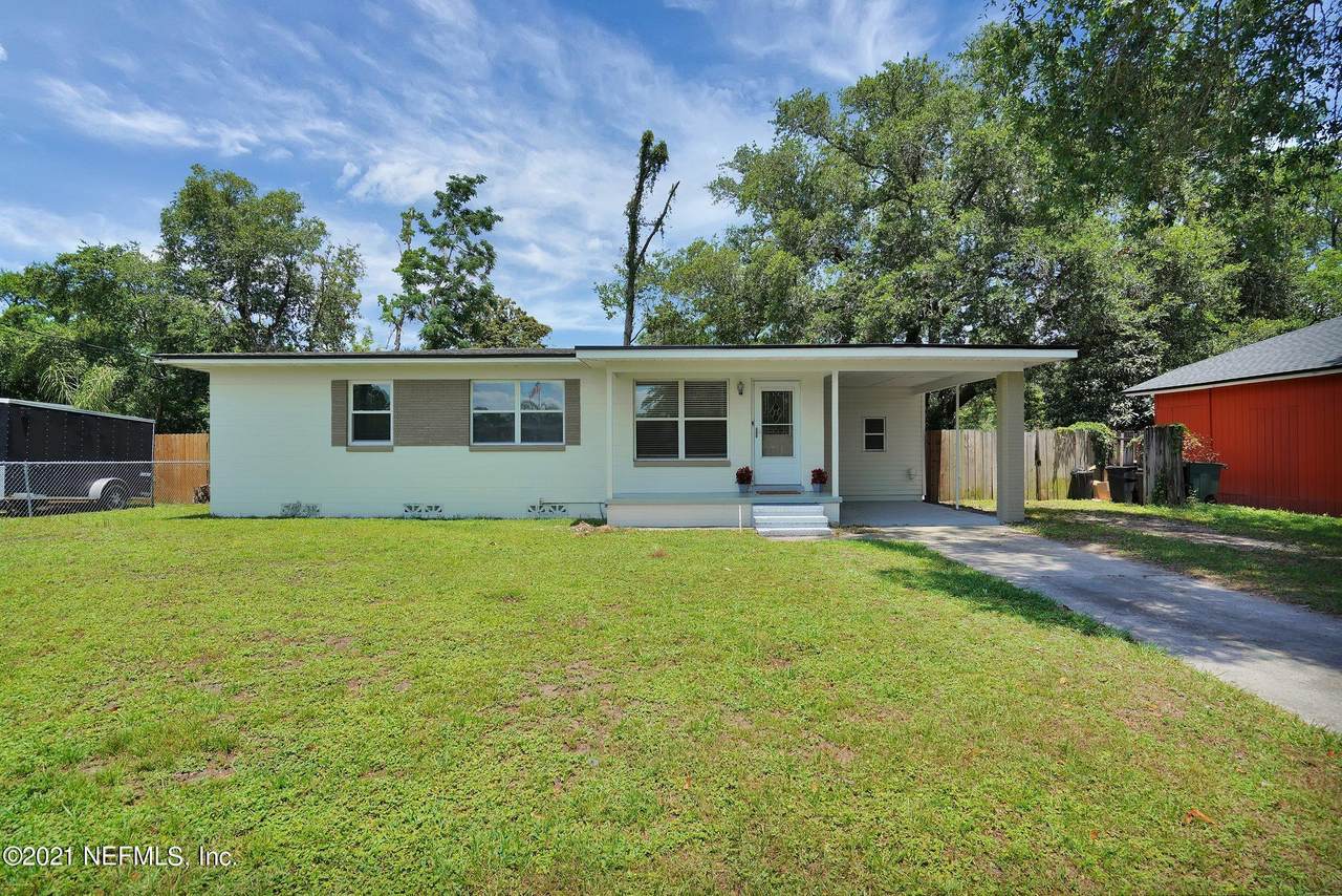 7463 Skye Dr - Photo 1