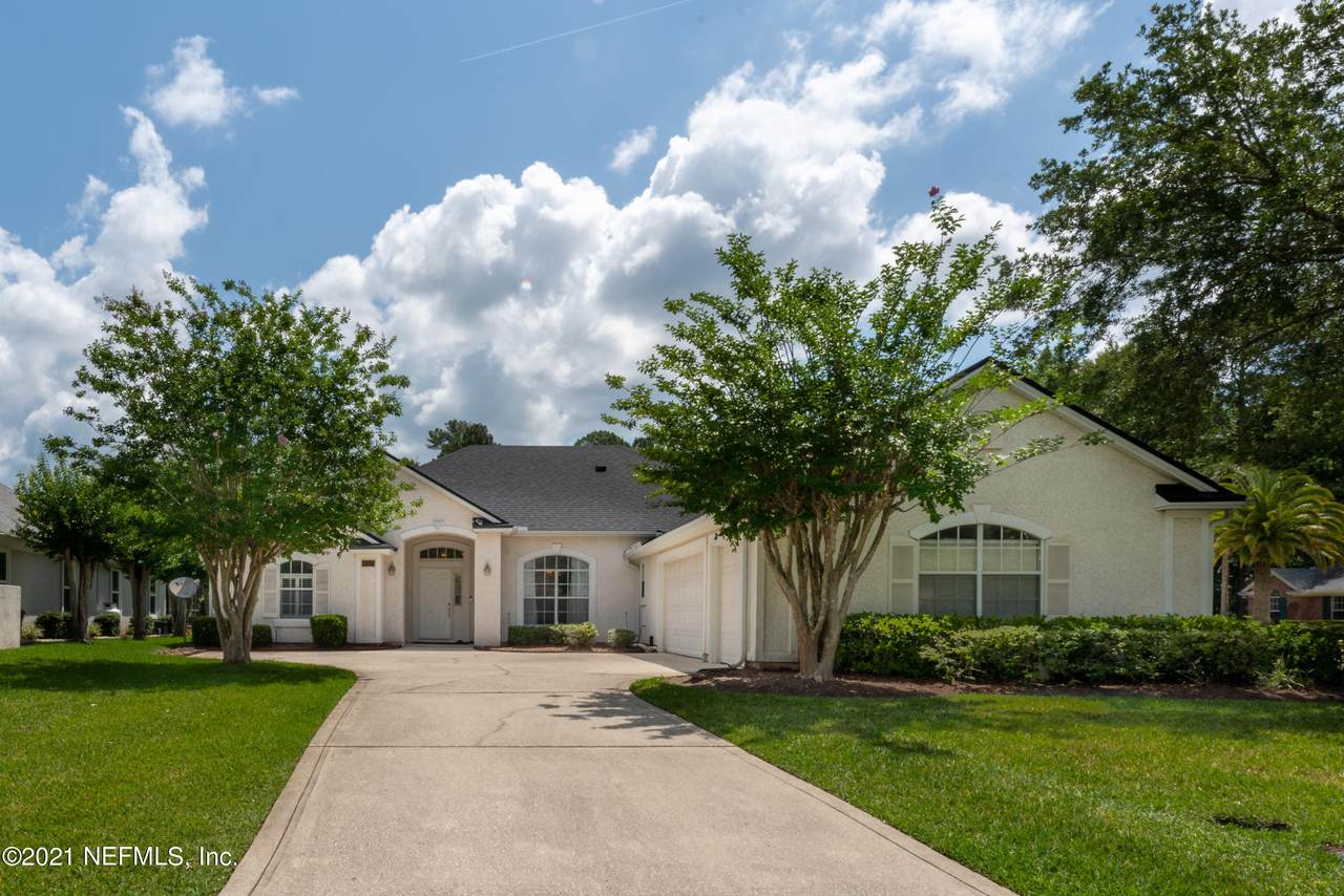 537 Berkshire Ct - Photo 1