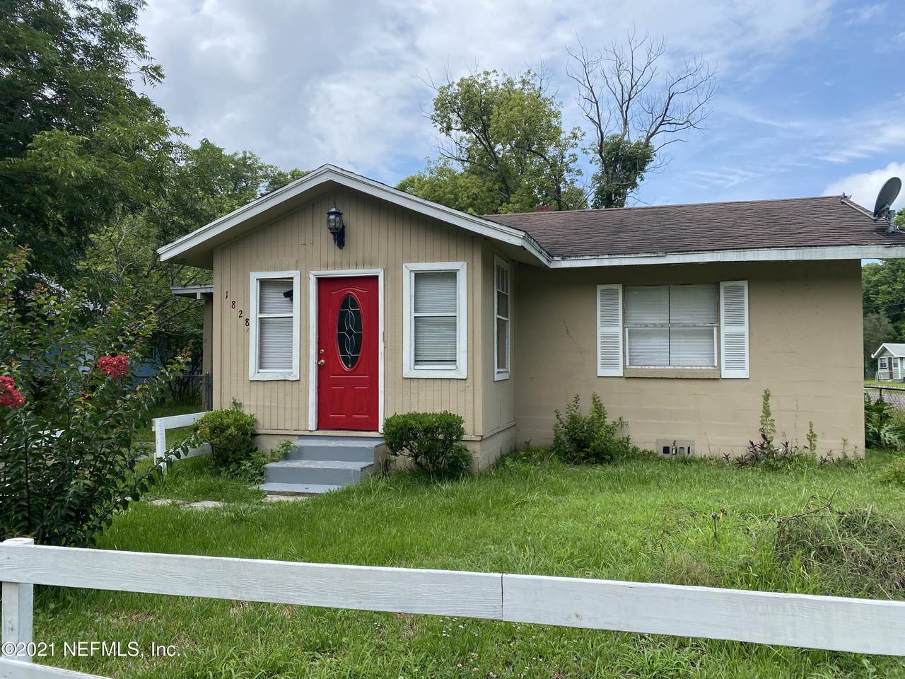 1828 Pullman Ave - Photo 1
