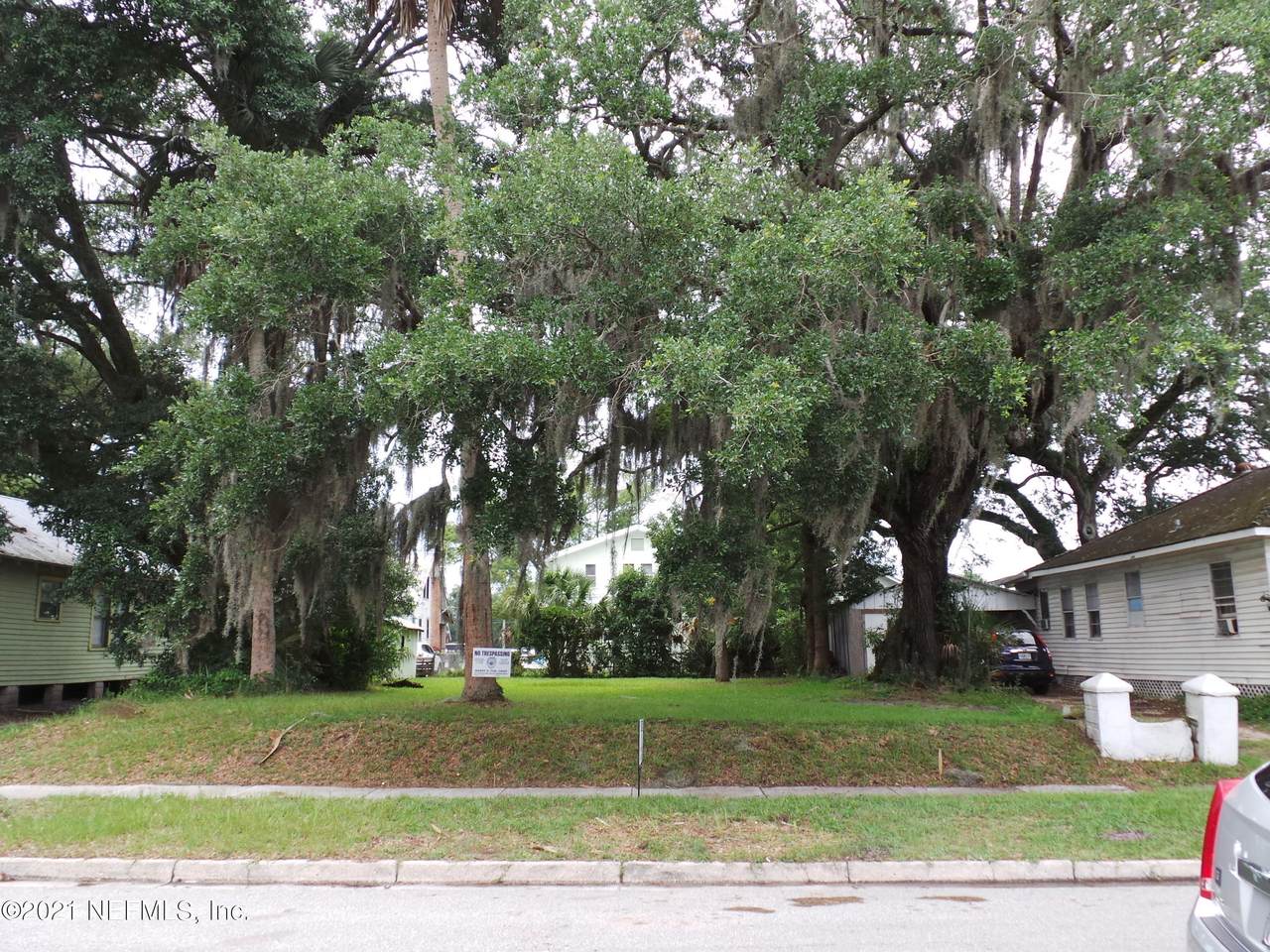 10 Daniels St - Photo 1