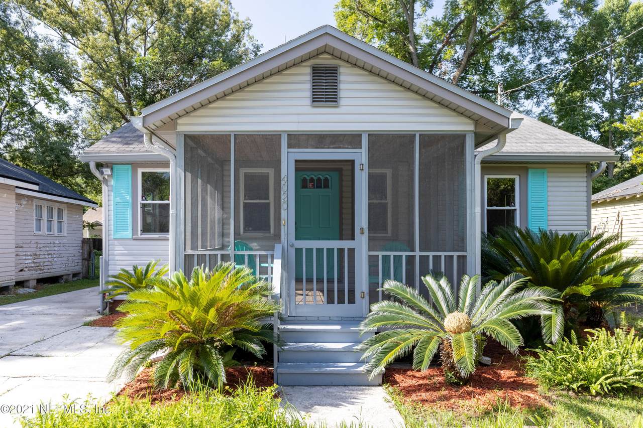 4020 Myra St - Photo 1