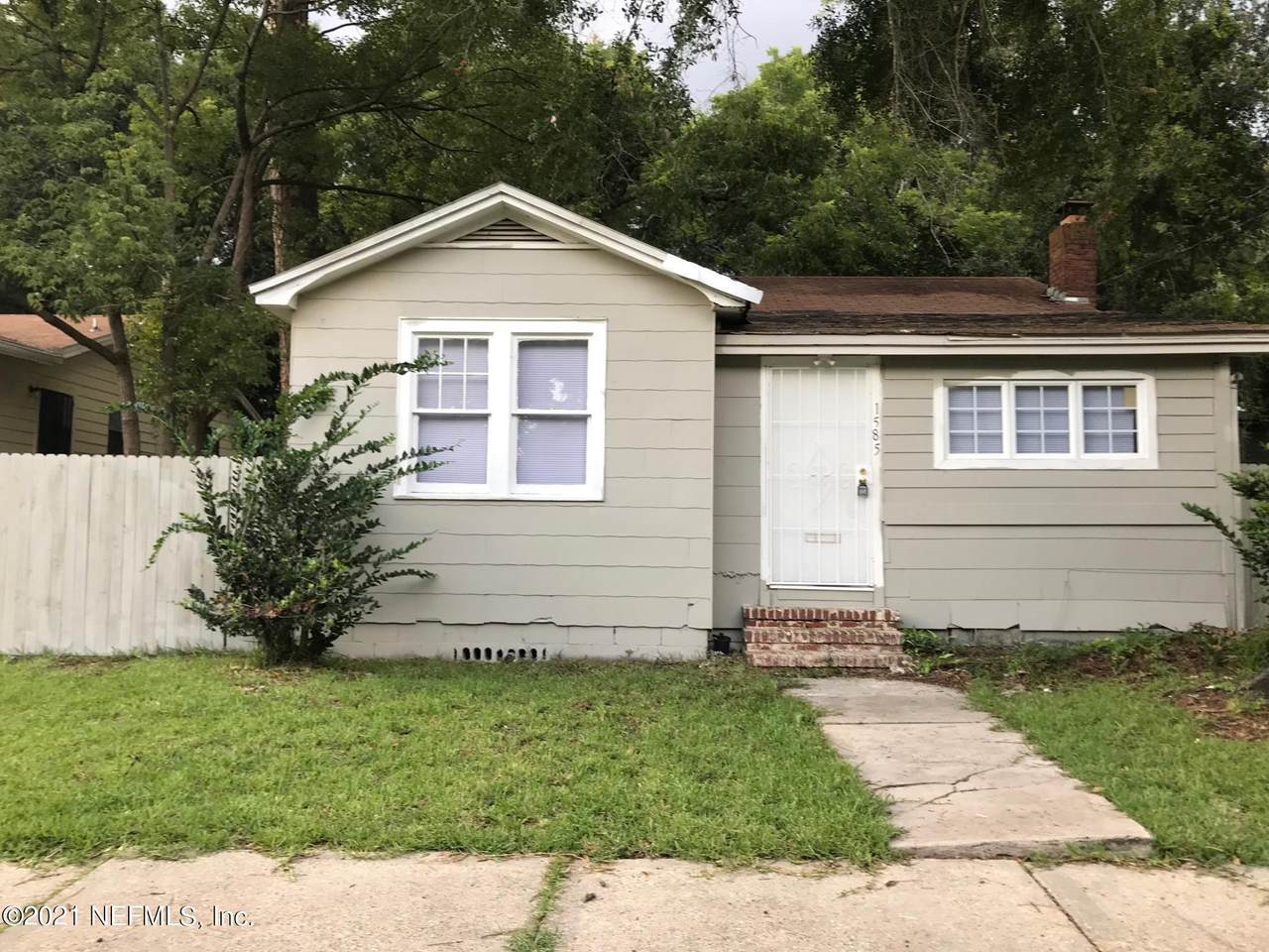 1585 15TH St - Photo 1