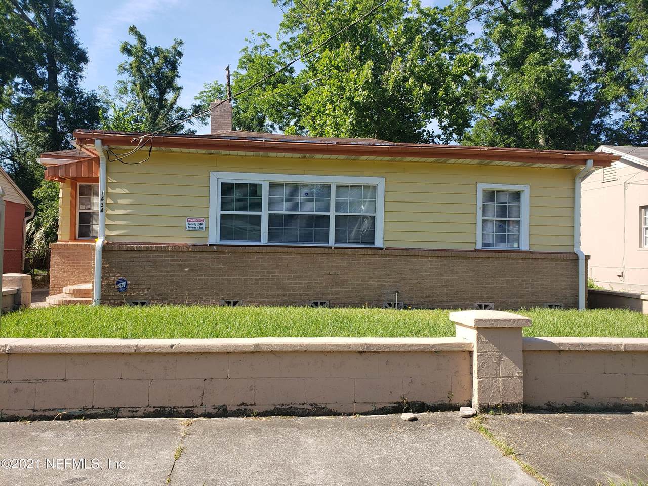 1434 9TH St - Photo 1