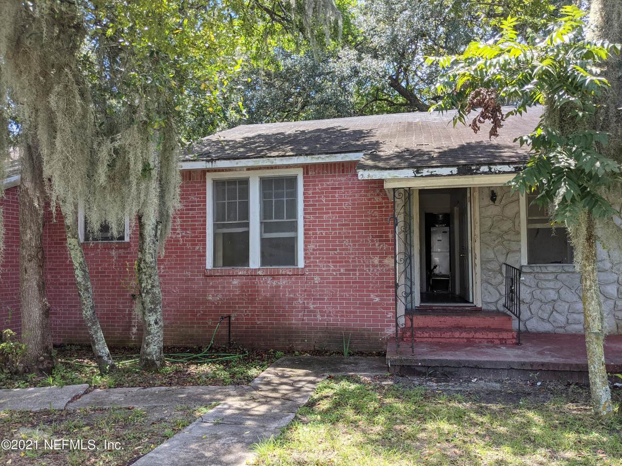 102 54TH St - Photo 1