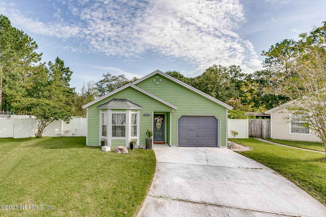 1605 Teaberry Dr - Photo 1