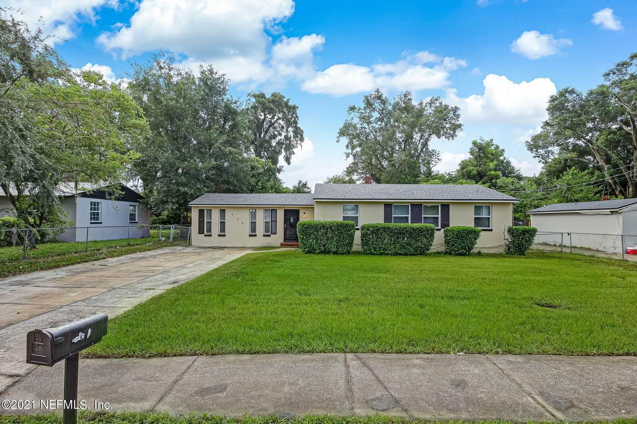 924 Kennard St - Photo 1