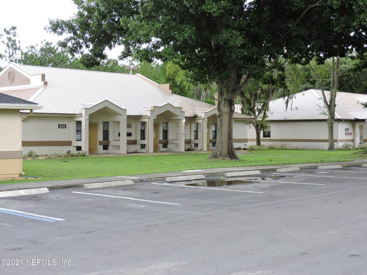 205 Zeagler Dr - Photo 1