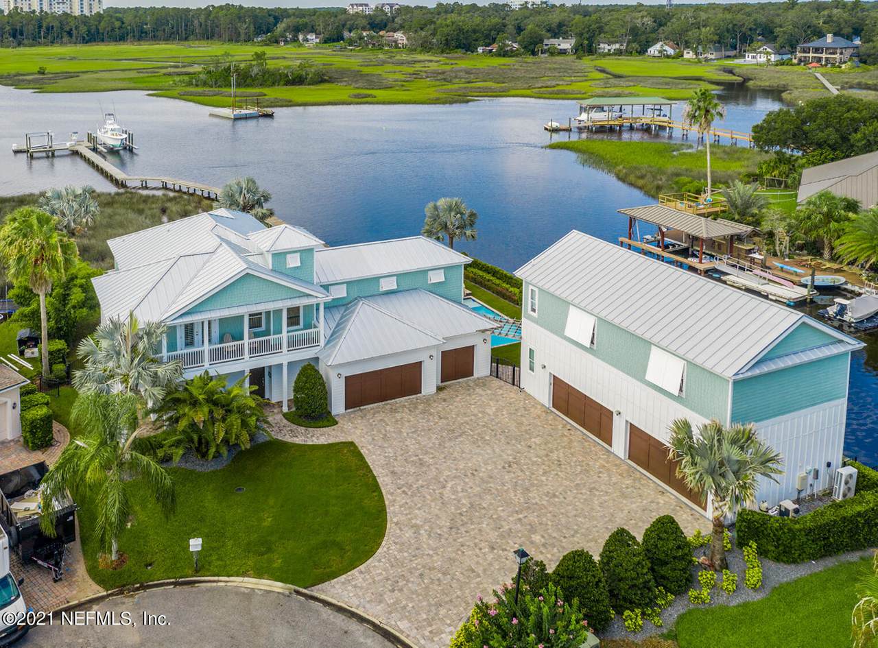 4450 Seabreeze Dr - Photo 1