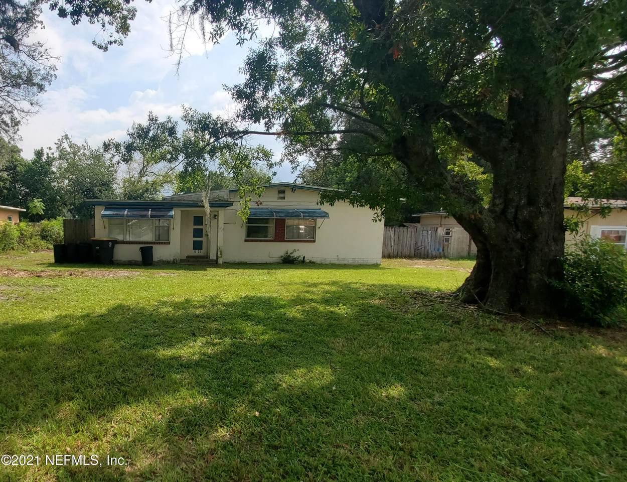 6325 Commodore Dr - Photo 1