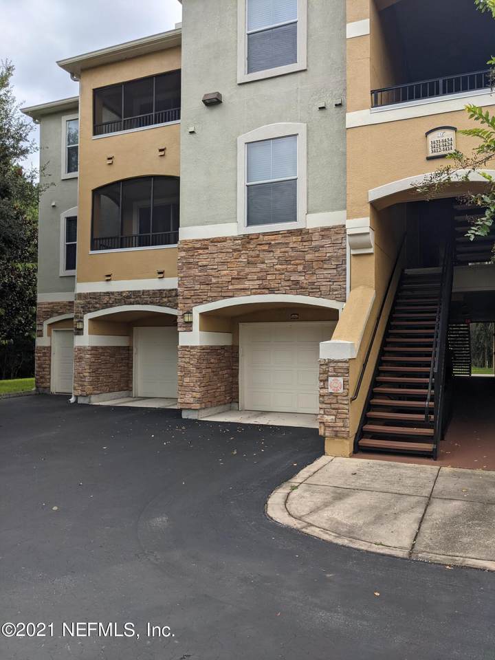 8539 Gate Pkwy - Photo 1