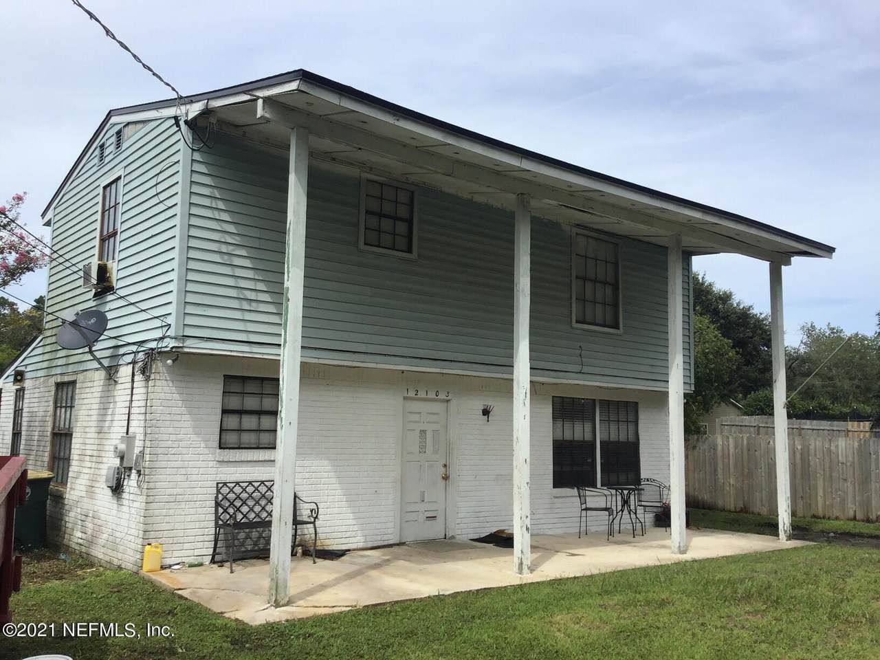 12103 Versailles St - Photo 1