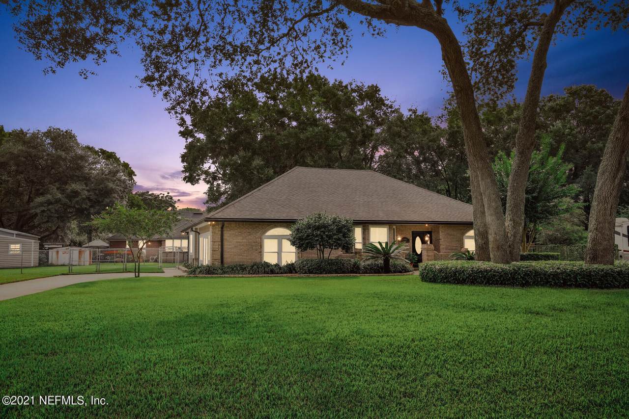 11845 Leafdale Cir - Photo 1