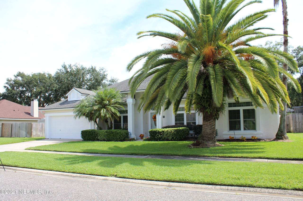 1504 Winston Ln - Photo 1