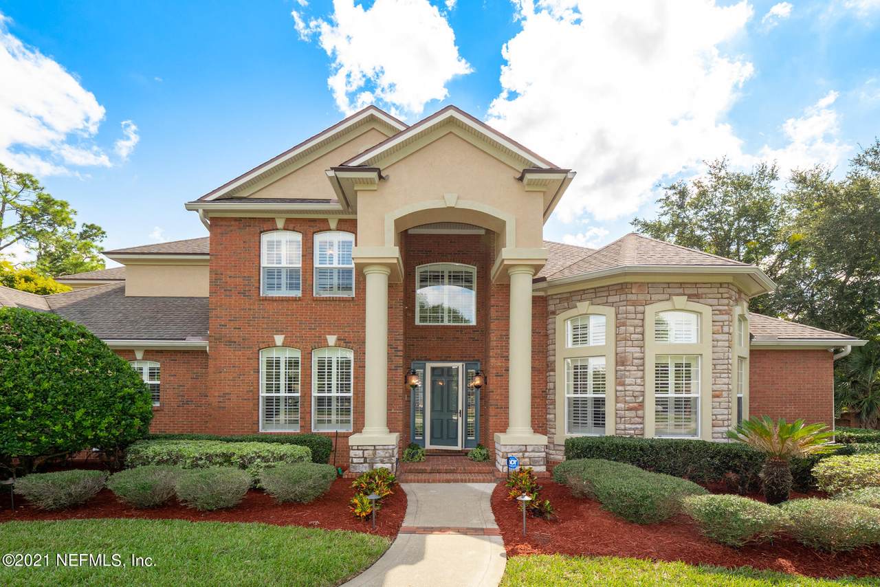 7623 Hollyridge Rd - Photo 1