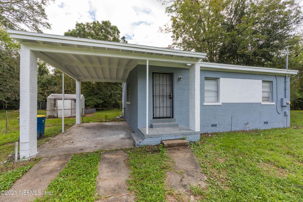 5601 Pansy Ln - Photo 1