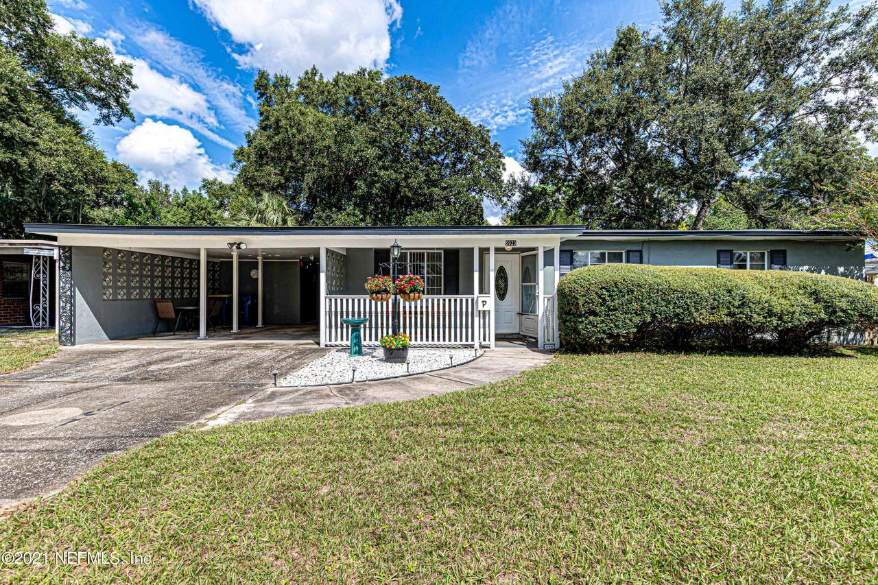 5923 Green Hill Ln - Photo 1