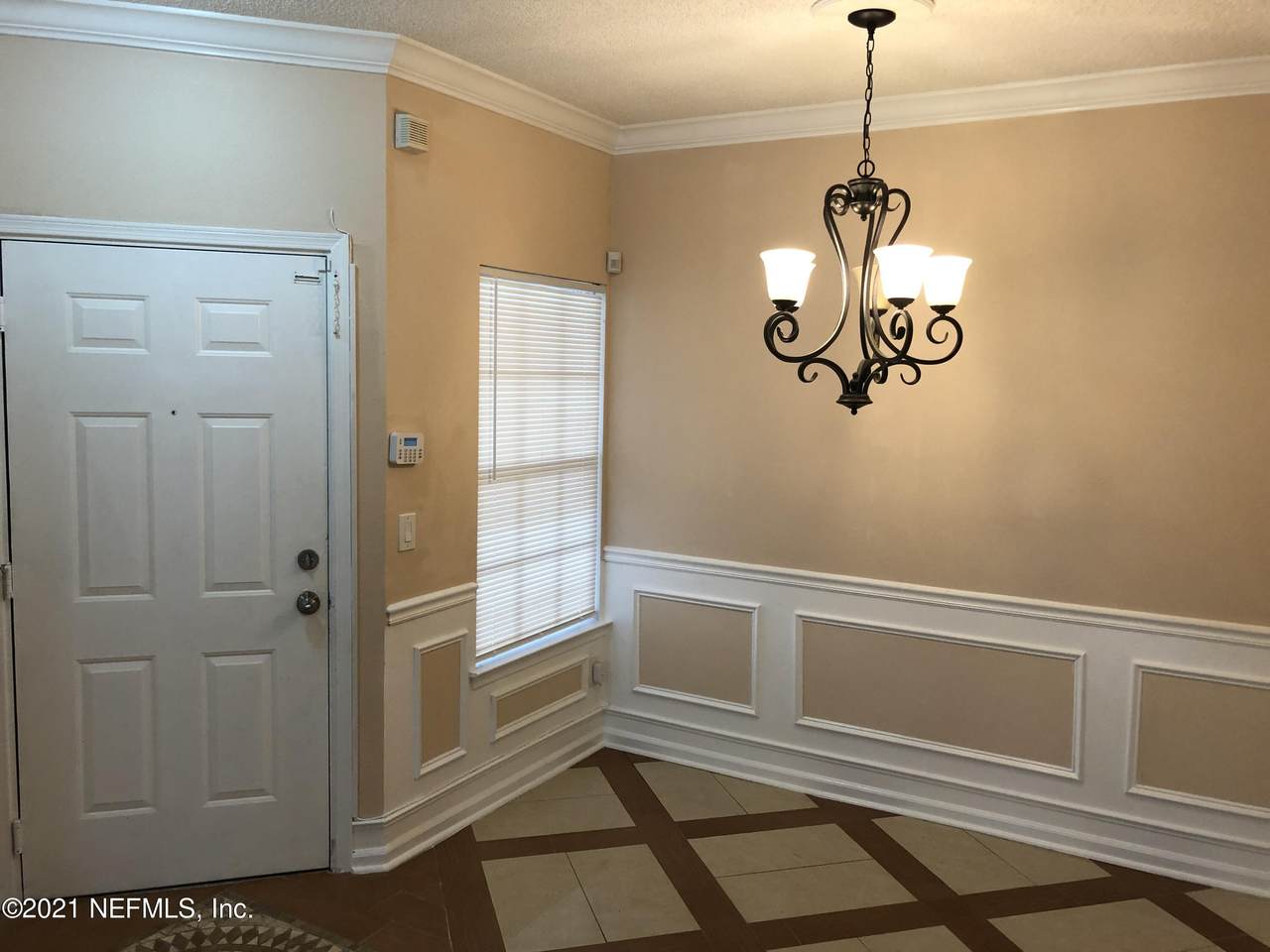 10000 Gate Pkwy - Photo 1