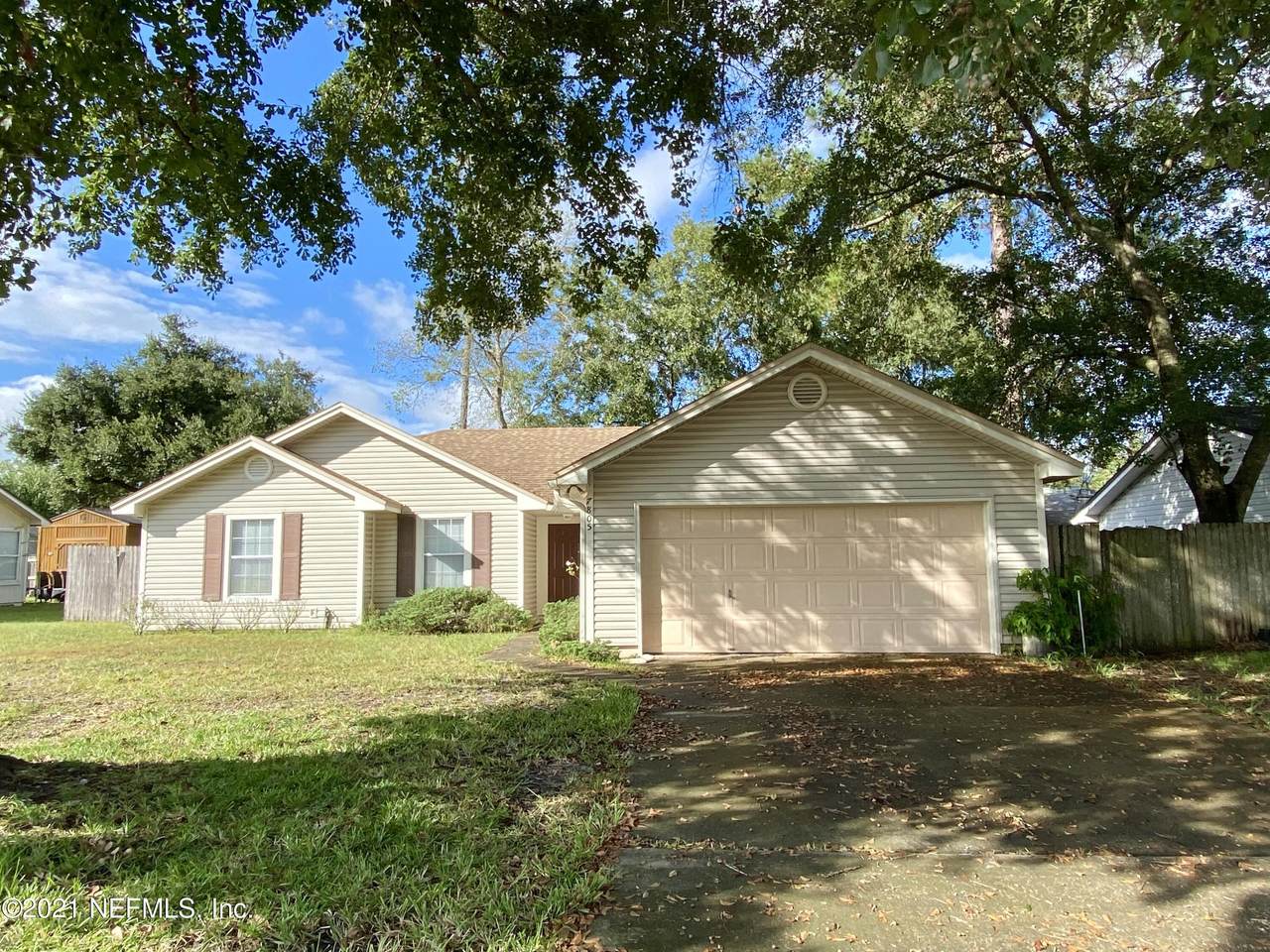 7805 Hunters Lake Cir - Photo 1