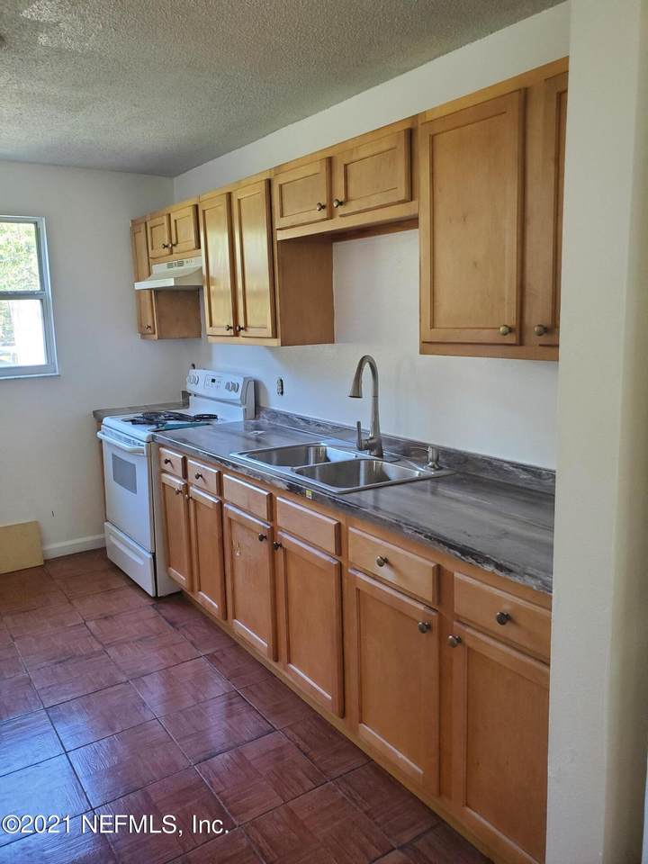 6801 Jack Horner Ln - Photo 1