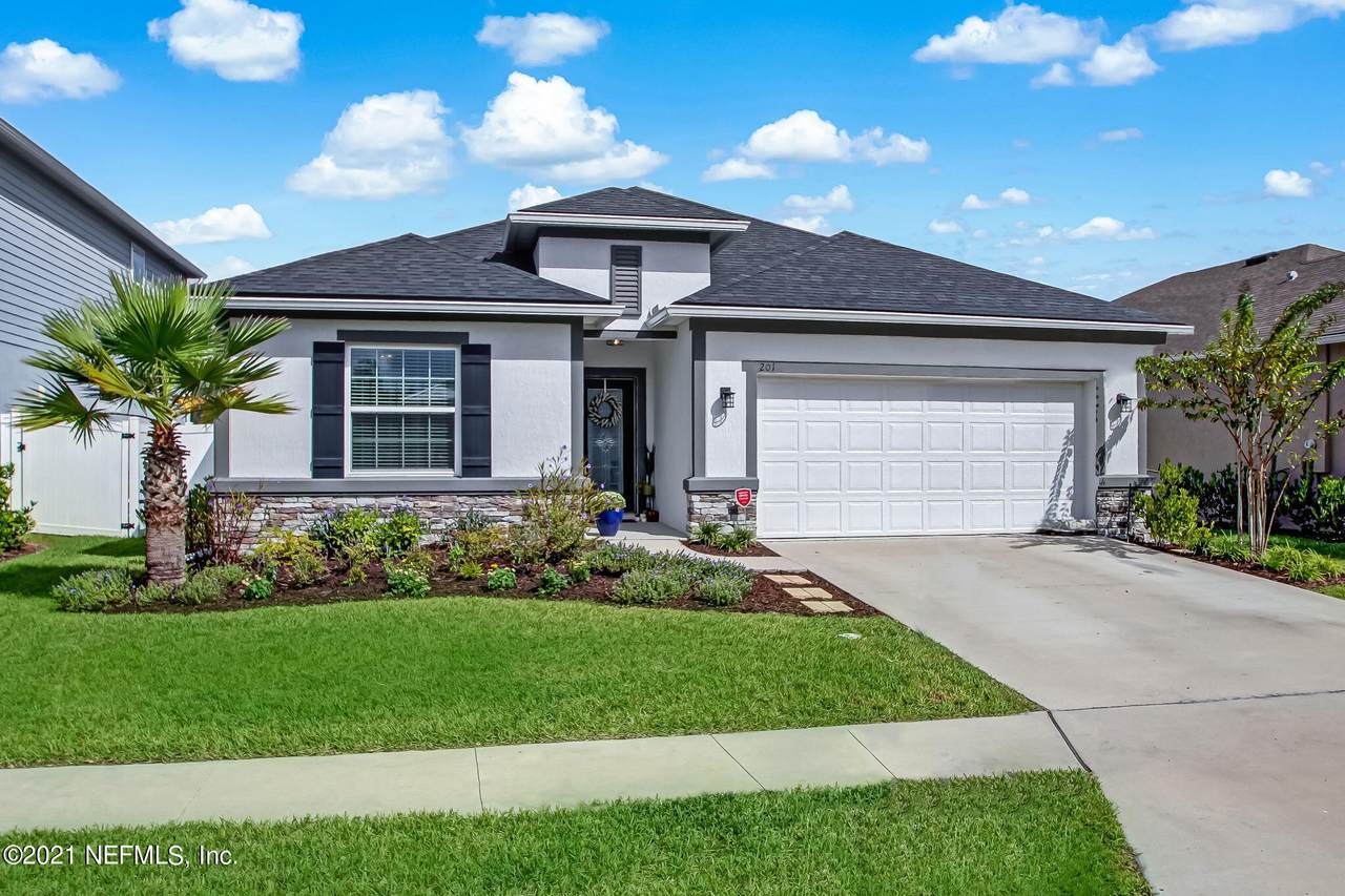 201 Sandstone Dr - Photo 1