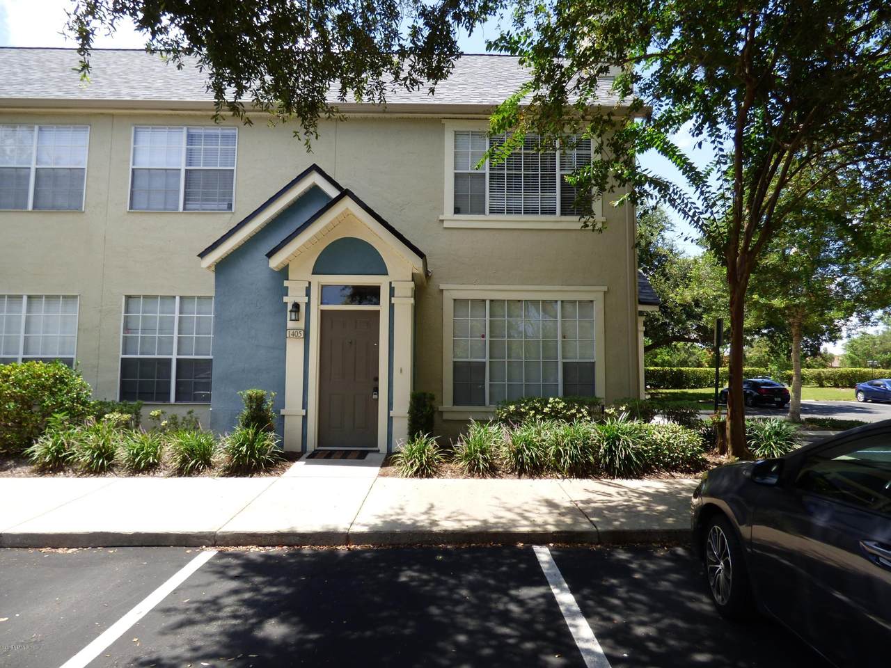 13703 Richmond Park Dr - Photo 1