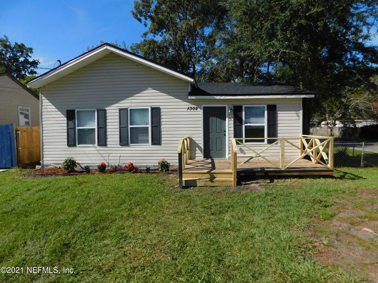 1302 Neva St - Photo 1