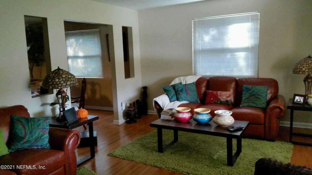 2731 Birchwood Dr - Photo 1